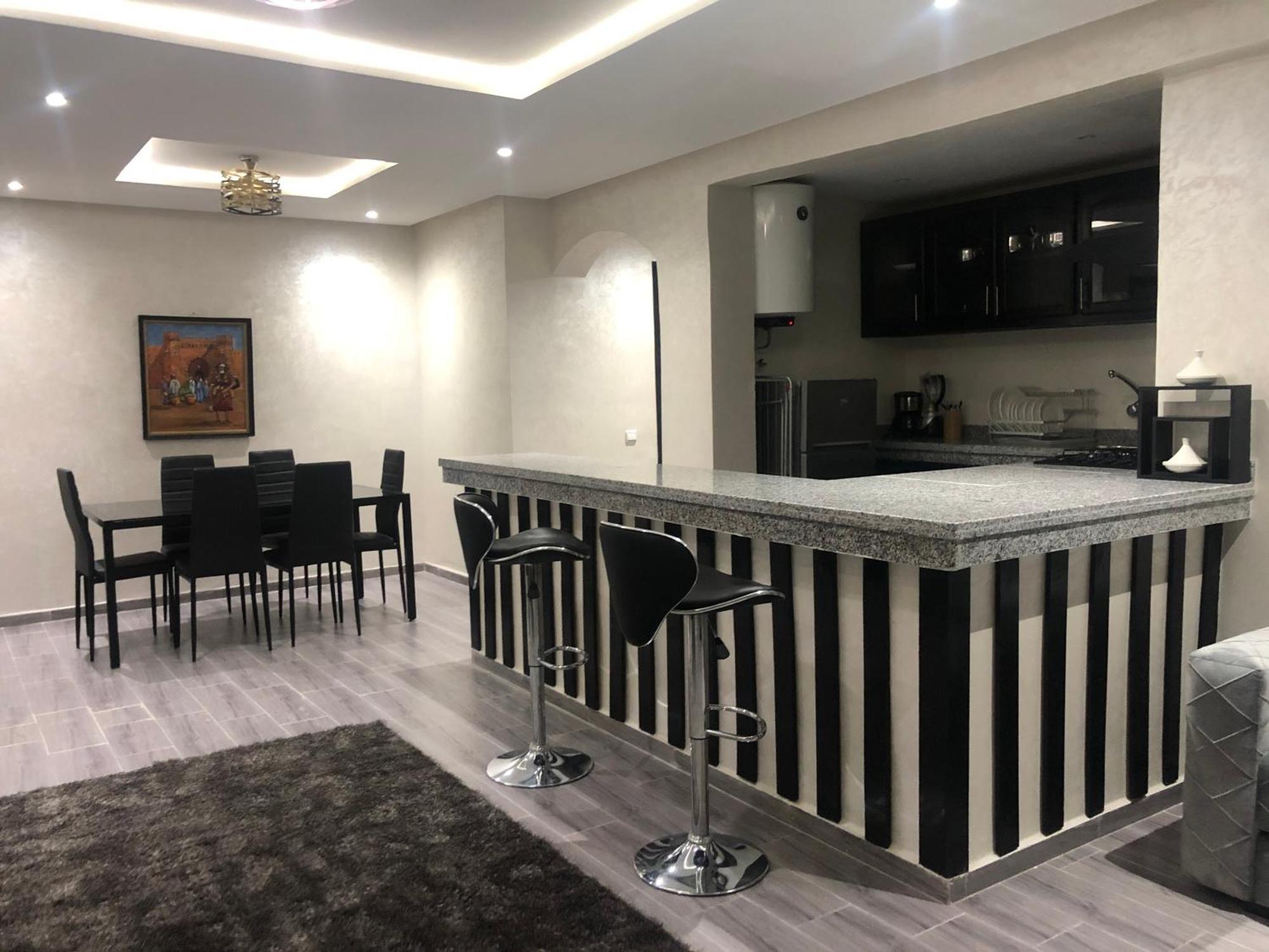 Modern Centre Apartment *